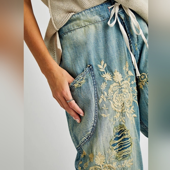 New Magnolia Pearl OKeefe Jeans Floral Embroidered Denim Jean Indigo Pant 210 os - Picture 4 of 16